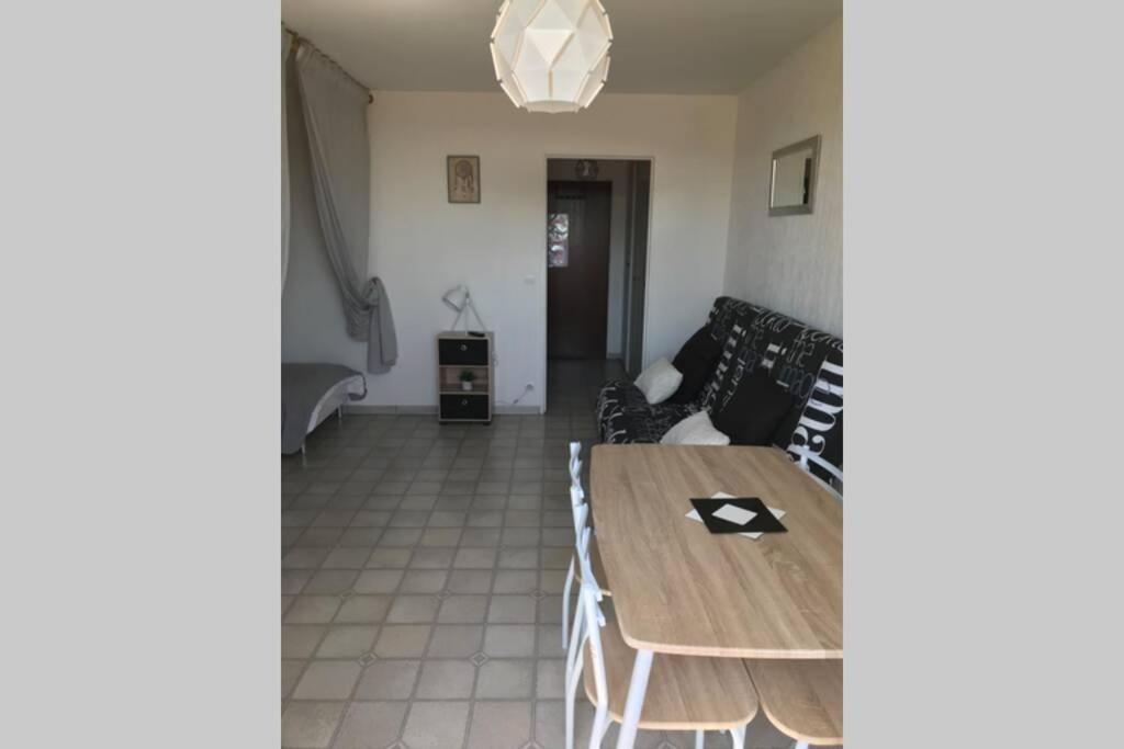 Studio Meuble Classe 2 Etoiles - 30M² グレウー・レ・バン エクステリア 写真